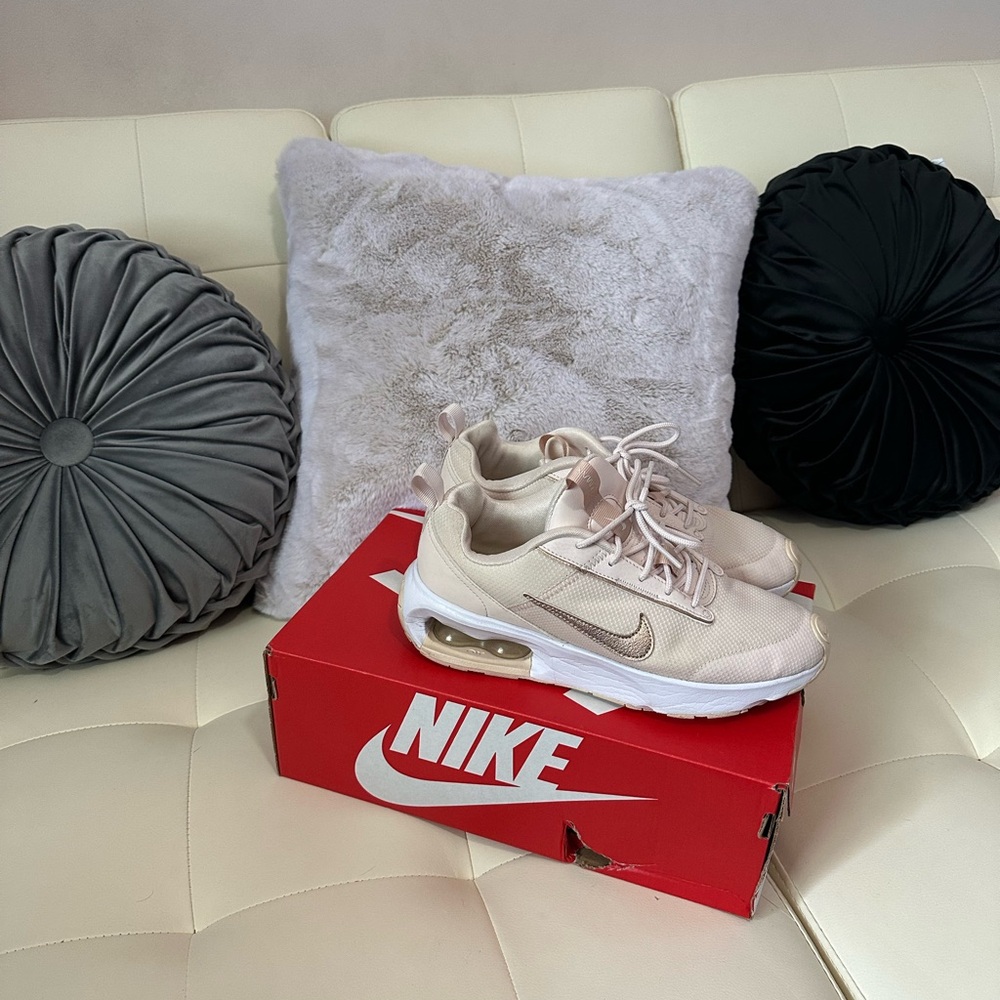 Nike Air Max light soft pink  7.5 womens